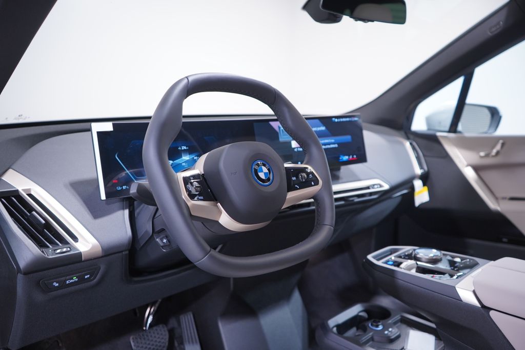 2025 BMW iX xDrive50 6