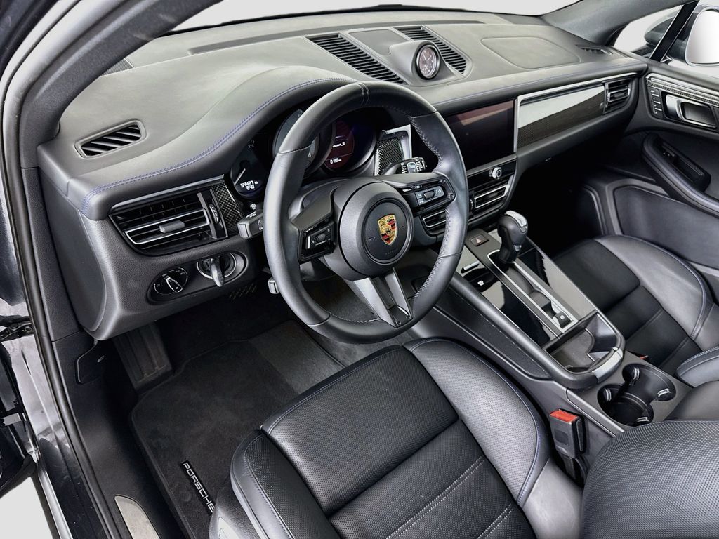 Thumbnail: 2023 Porsche Macan - 9
