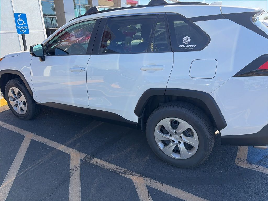 Thumbnail: 2021 Toyota RAV4 - 9