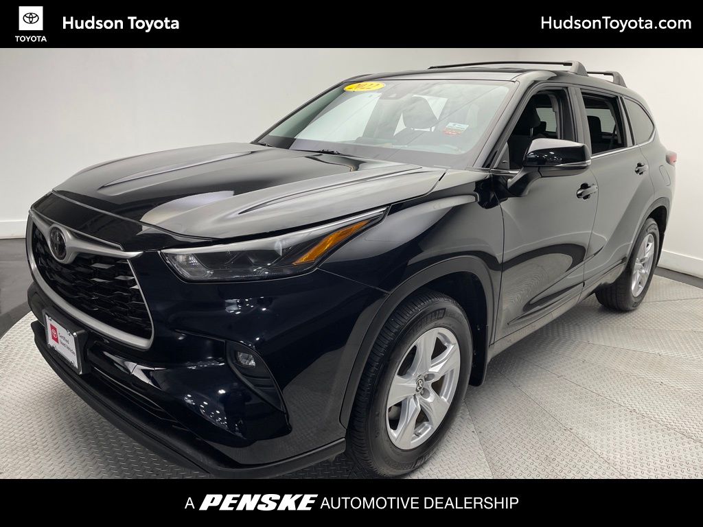 2022 Toyota Highlander LE -
                Jersey City, NJ