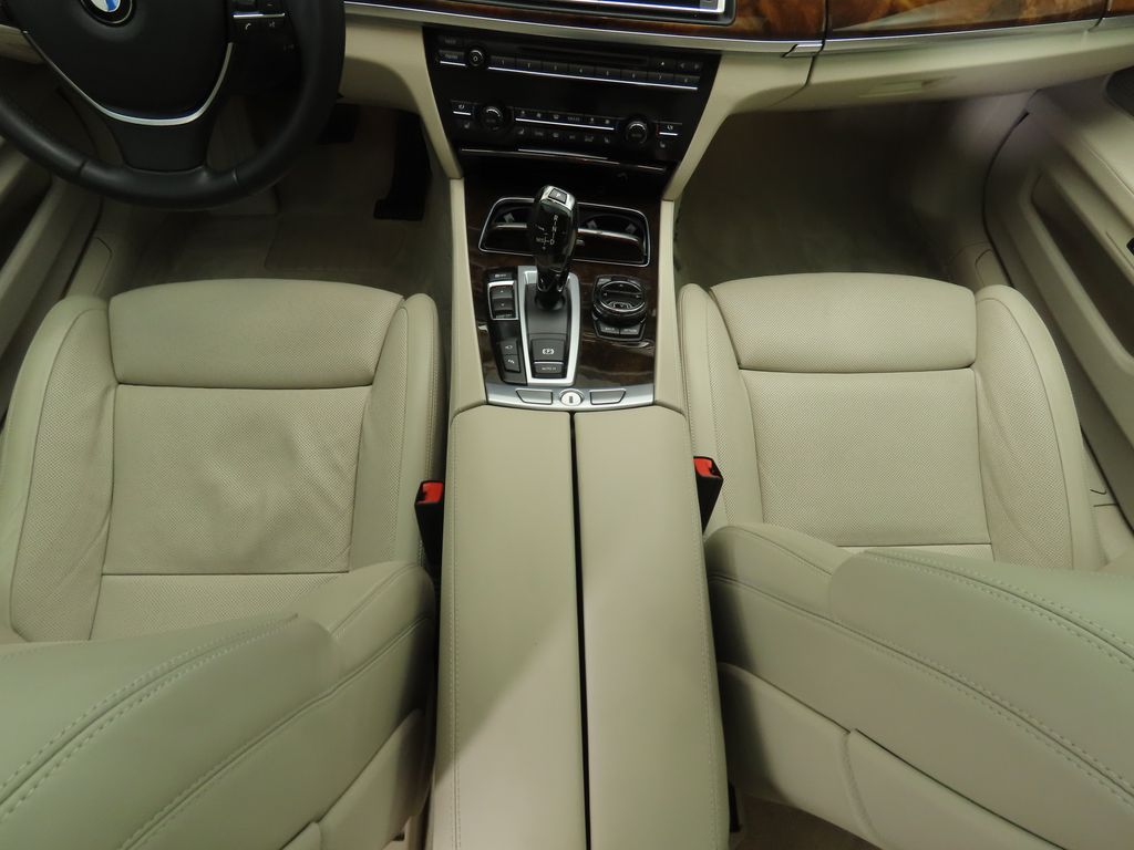 Thumbnail: 2014 BMW 7 Series - 17