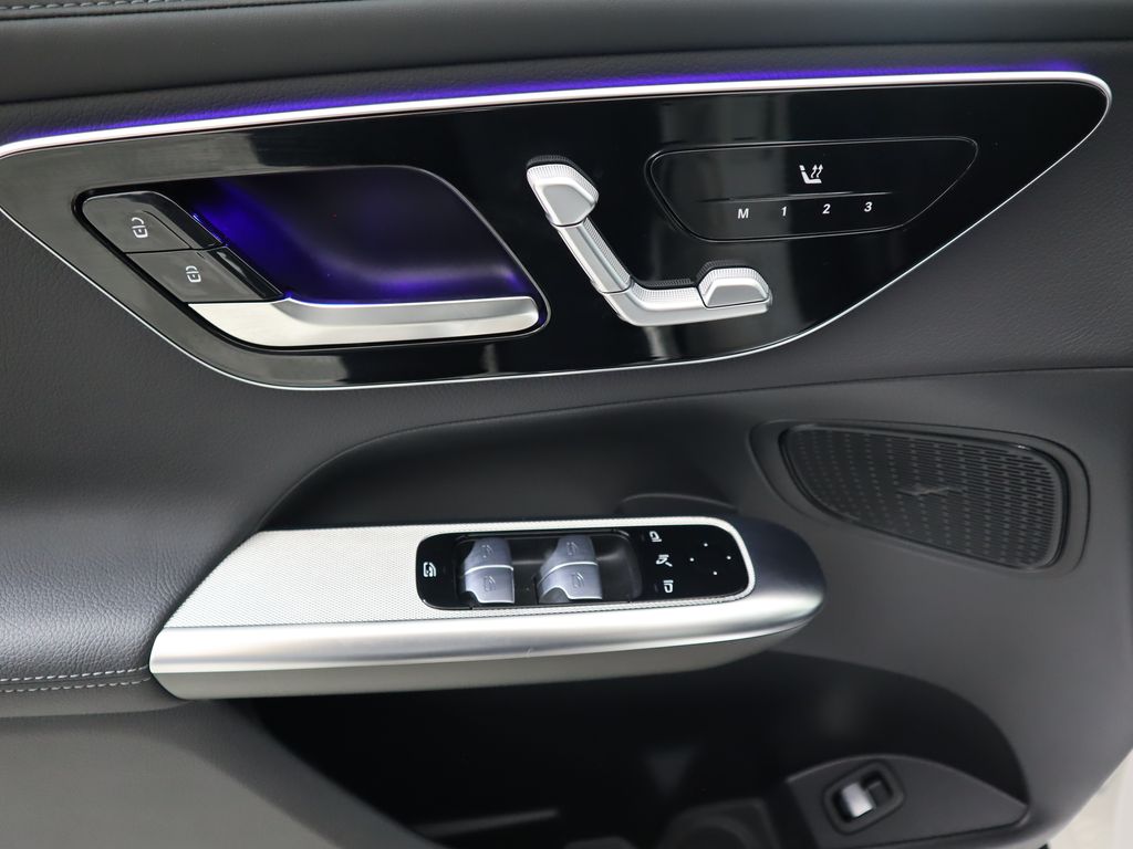 Thumbnail: 2024 Mercedes-Benz GLC - 23