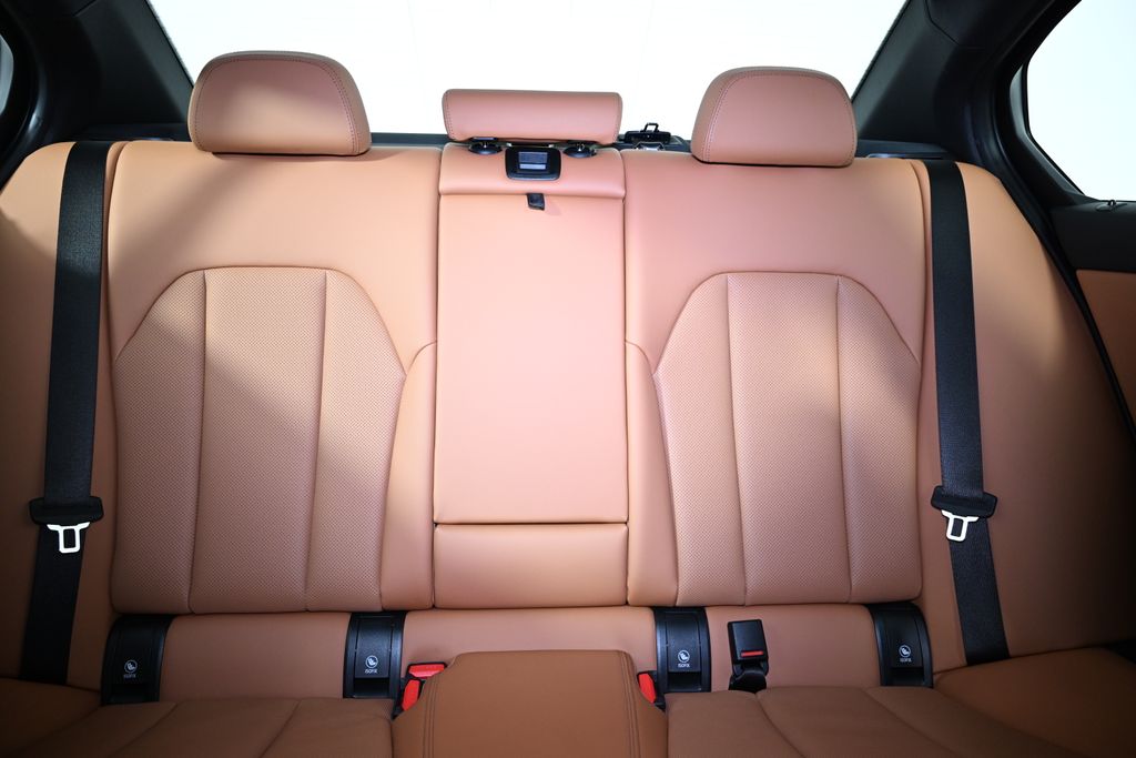 Thumbnail: 2023 BMW 3 Series - 25