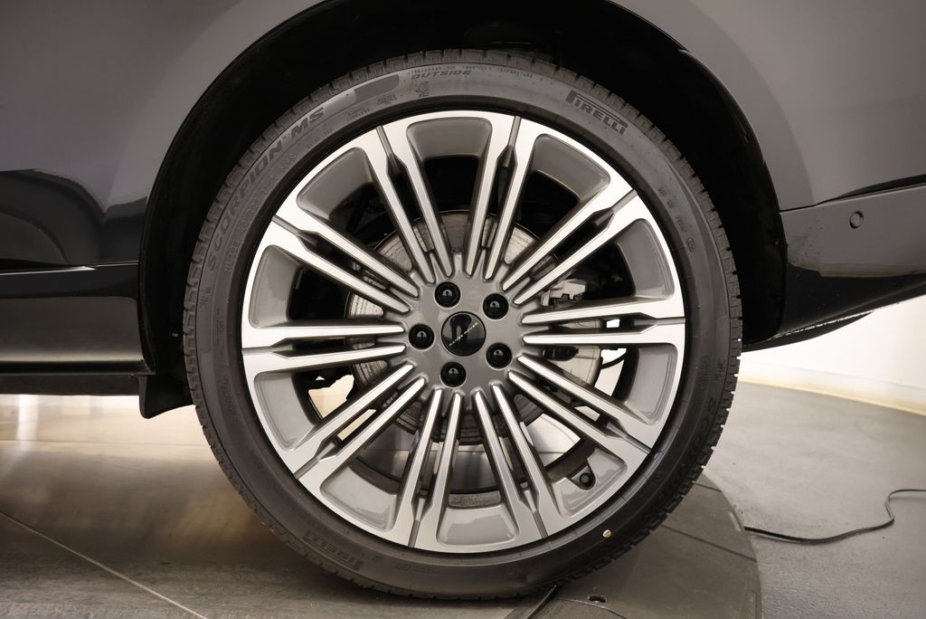 Thumbnail: 2026 Land Rover Range Rover - 10