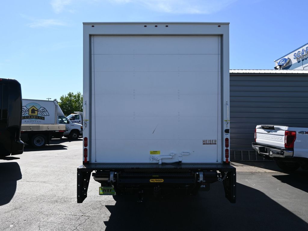 2024 Isuzu NPR HD 