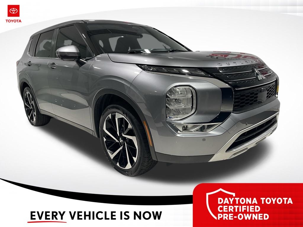 2022 Mitsubishi Outlander SE 2WD's photo