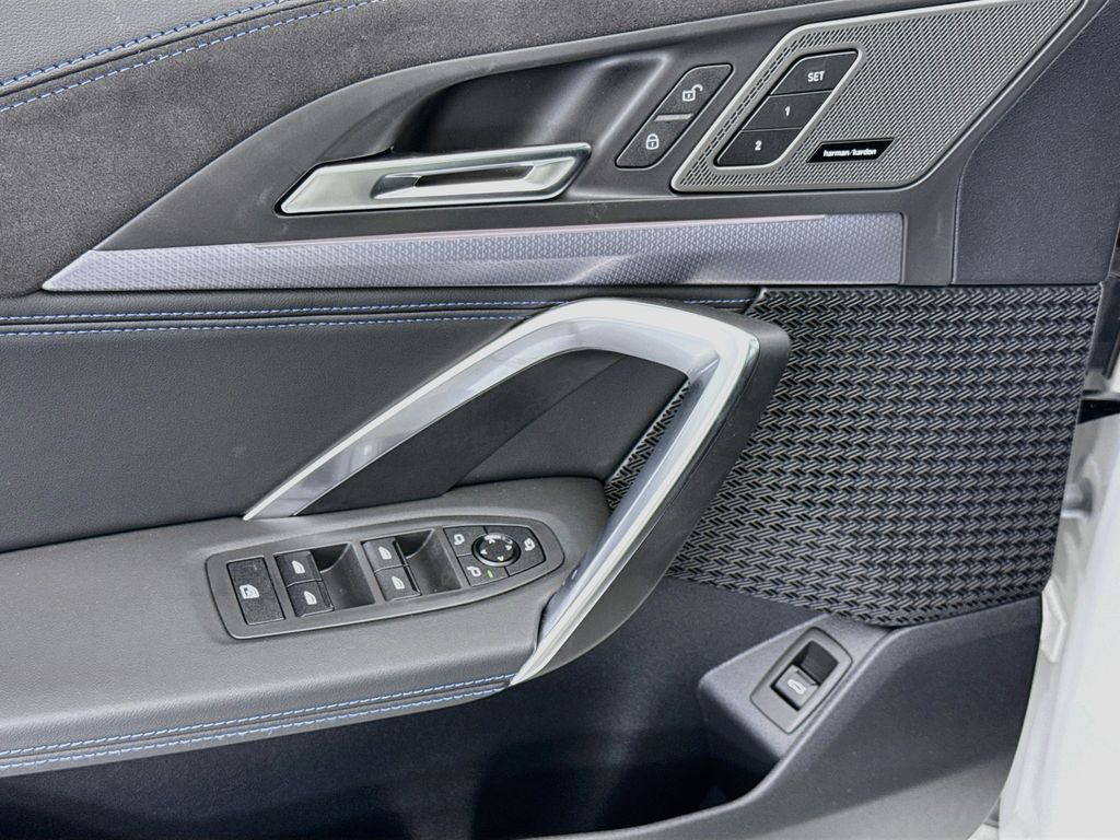 Thumbnail: 2027 BMW X1 - 22