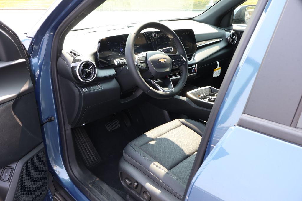 Thumbnail: 2026 Chevrolet Equinox - 13