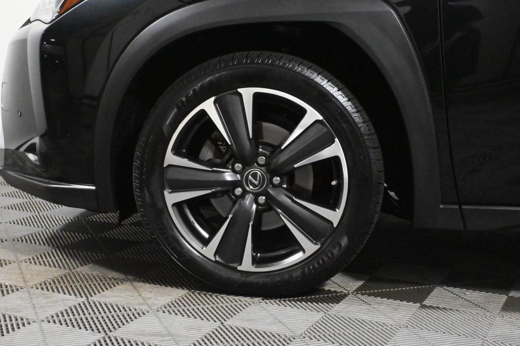 Thumbnail: 2020 Lexus UX - 12