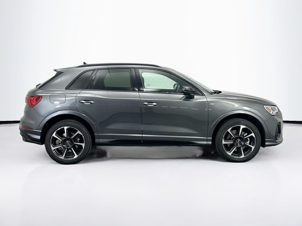 Thumbnail: 2025 Audi Q3 - 4
