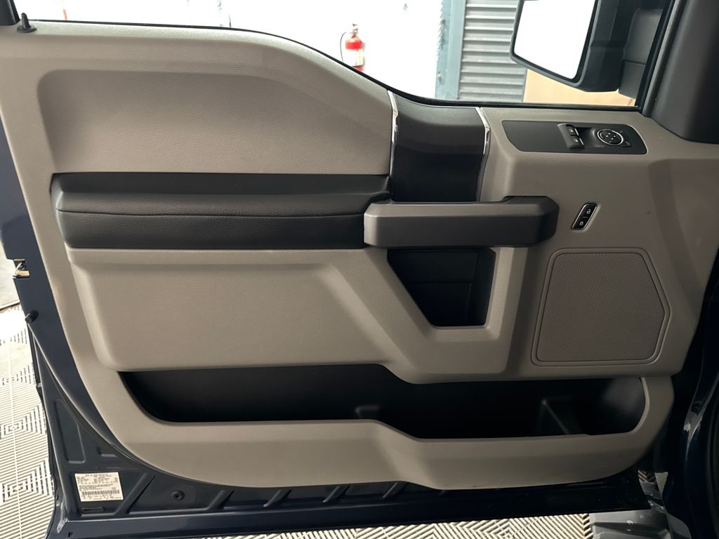 Used 2015 Blue Ford XLT image 16