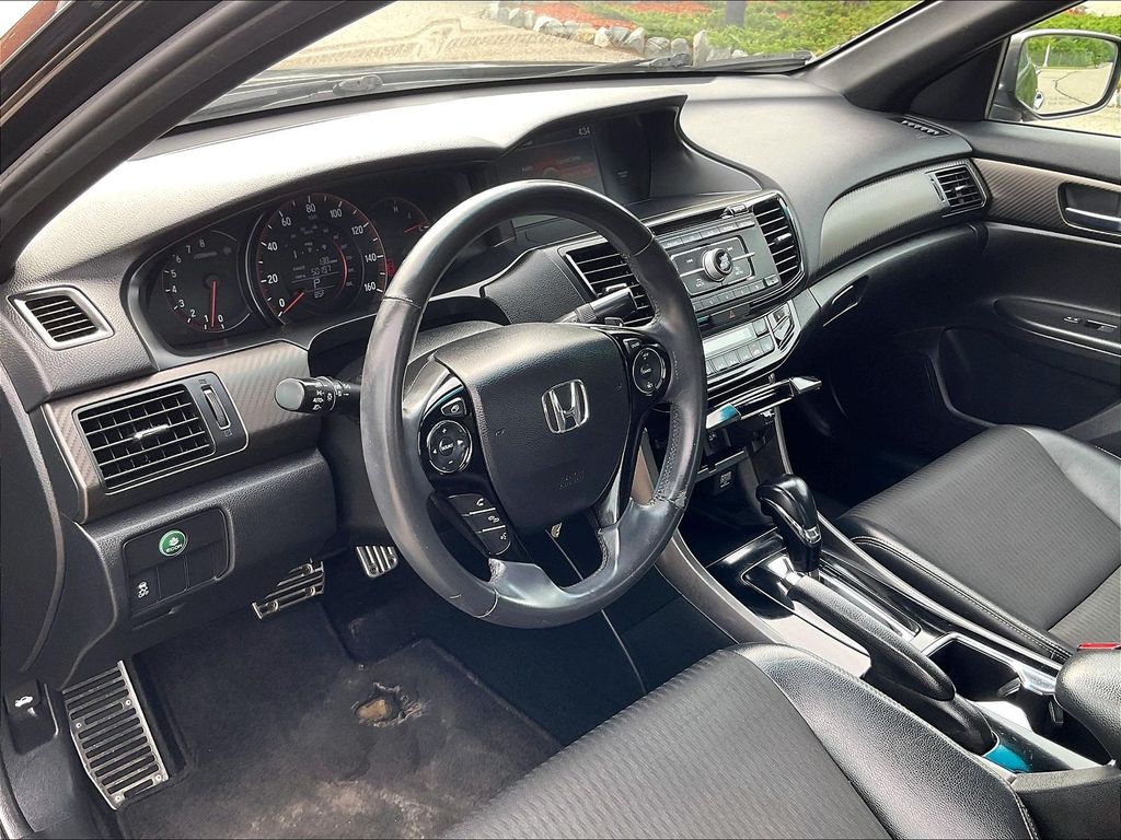 2016 Honda Accord — photo 8