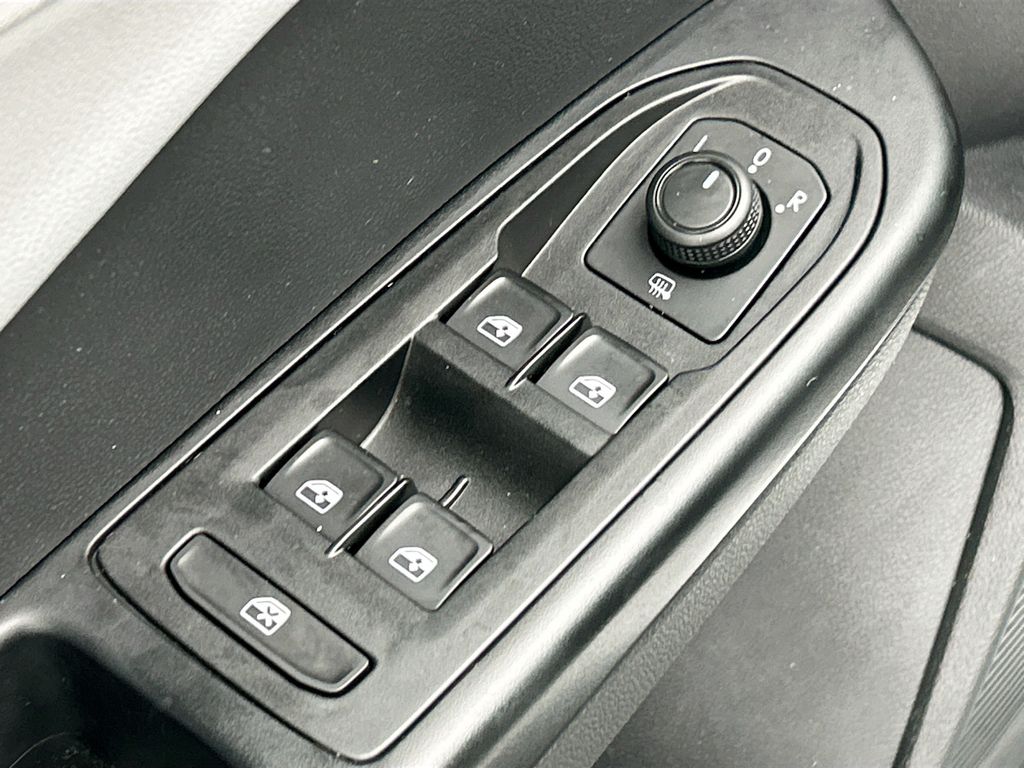 Thumbnail: 2022 Volkswagen Taos - 22