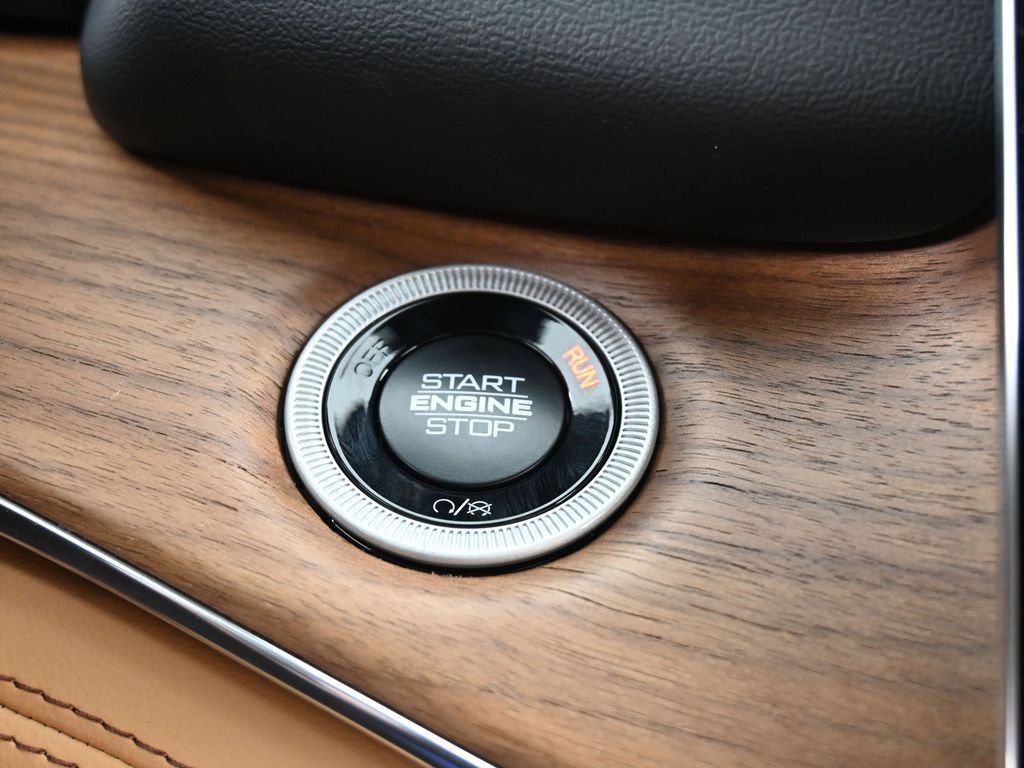 New 2025 Velvet Red Pearlcoat Jeep Summit image 30