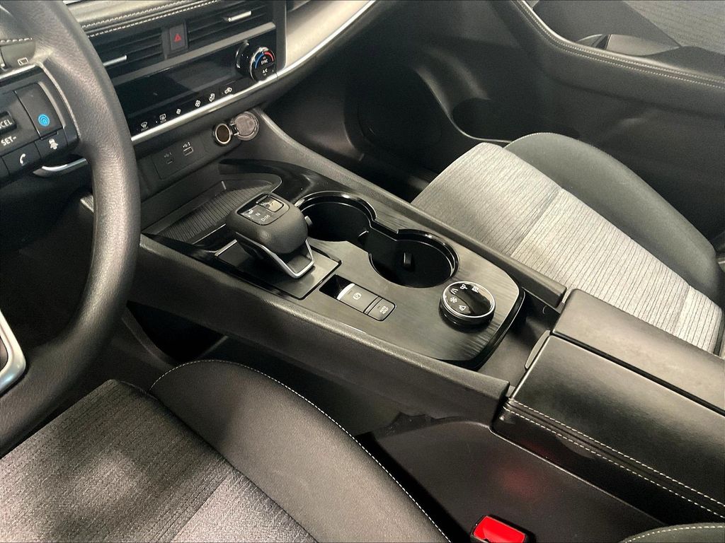 2023 Nissan Rogue — photo 20