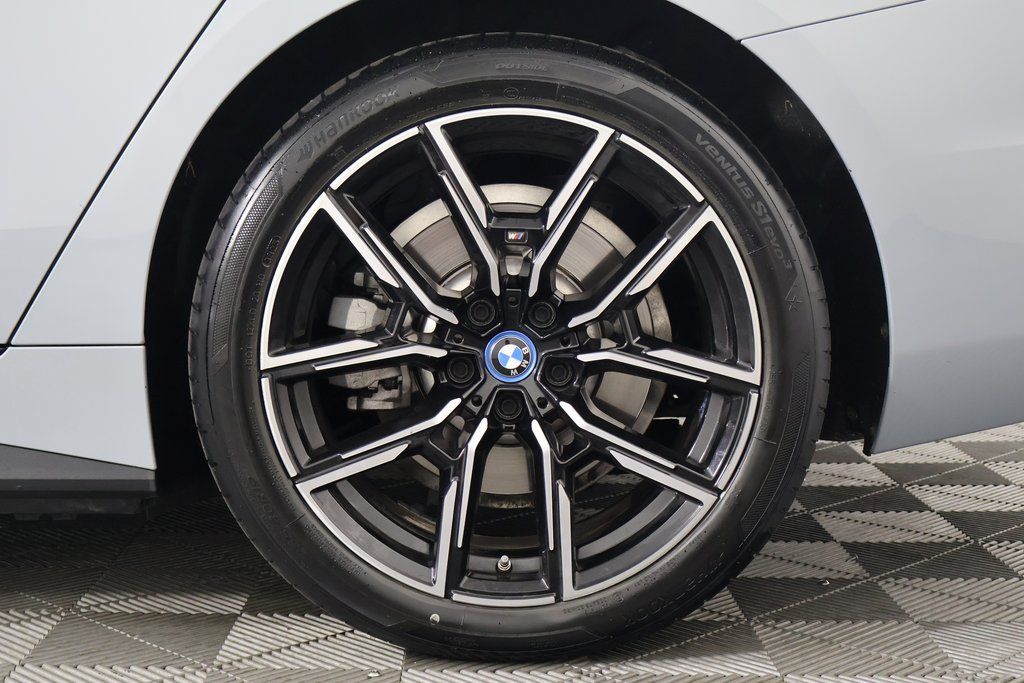 Thumbnail: 2023 BMW i4 - 16