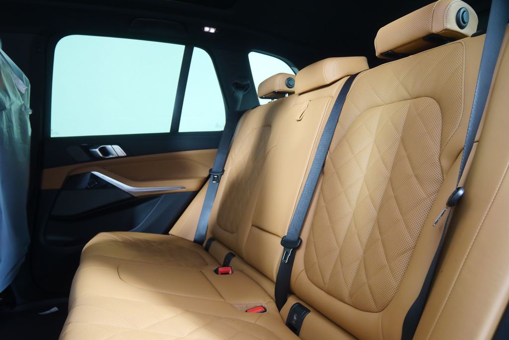 Thumbnail: 2026 BMW X5 - 16