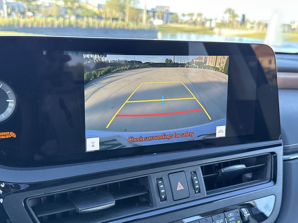 Thumbnail: 2025 Lexus ES - 24