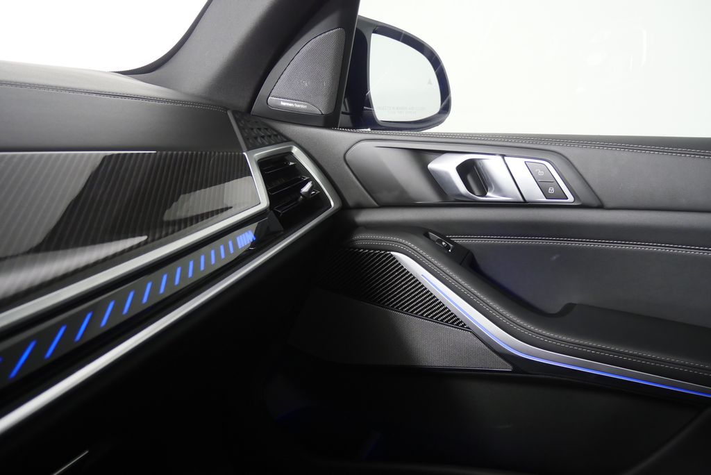 2024 BMW X5 M60i 29