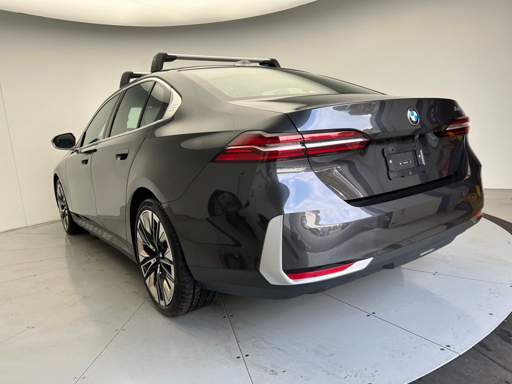 Thumbnail: 2025 BMW 5 Series - 4