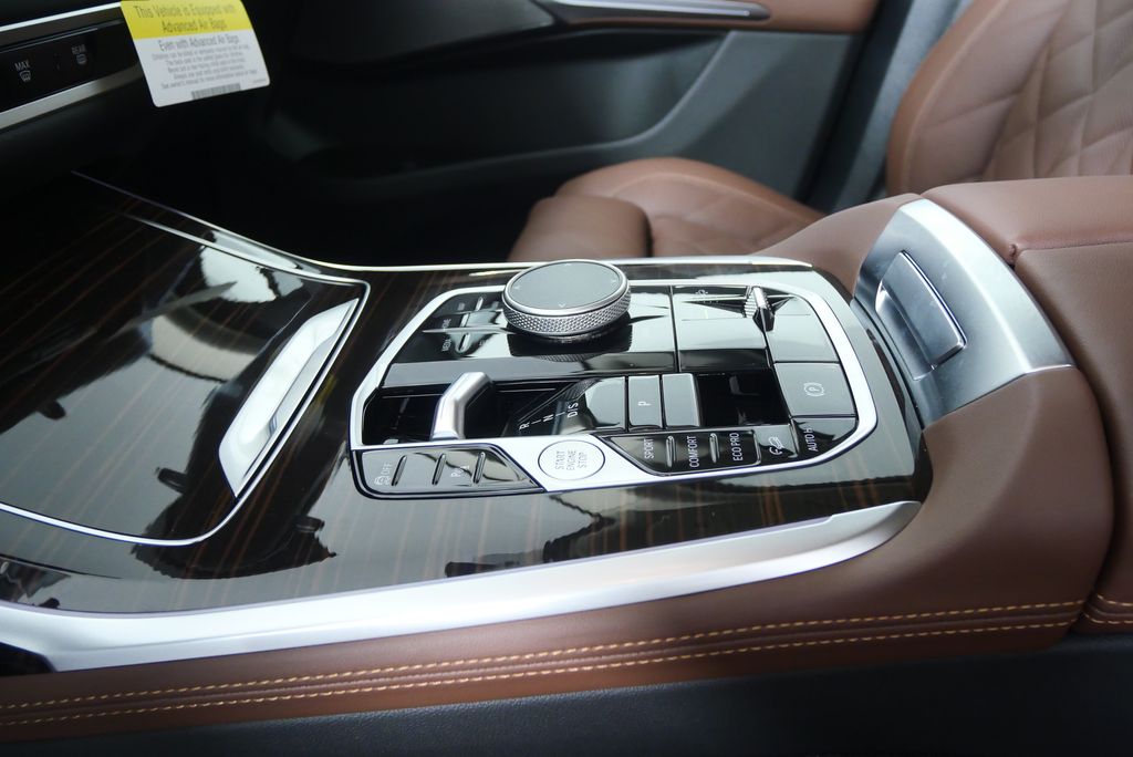 Thumbnail: 2026 BMW X7 - 24