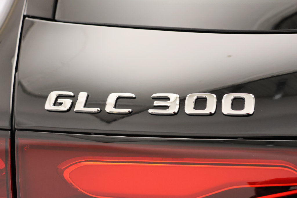 Thumbnail: 2026 Mercedes-Benz GLC - 9