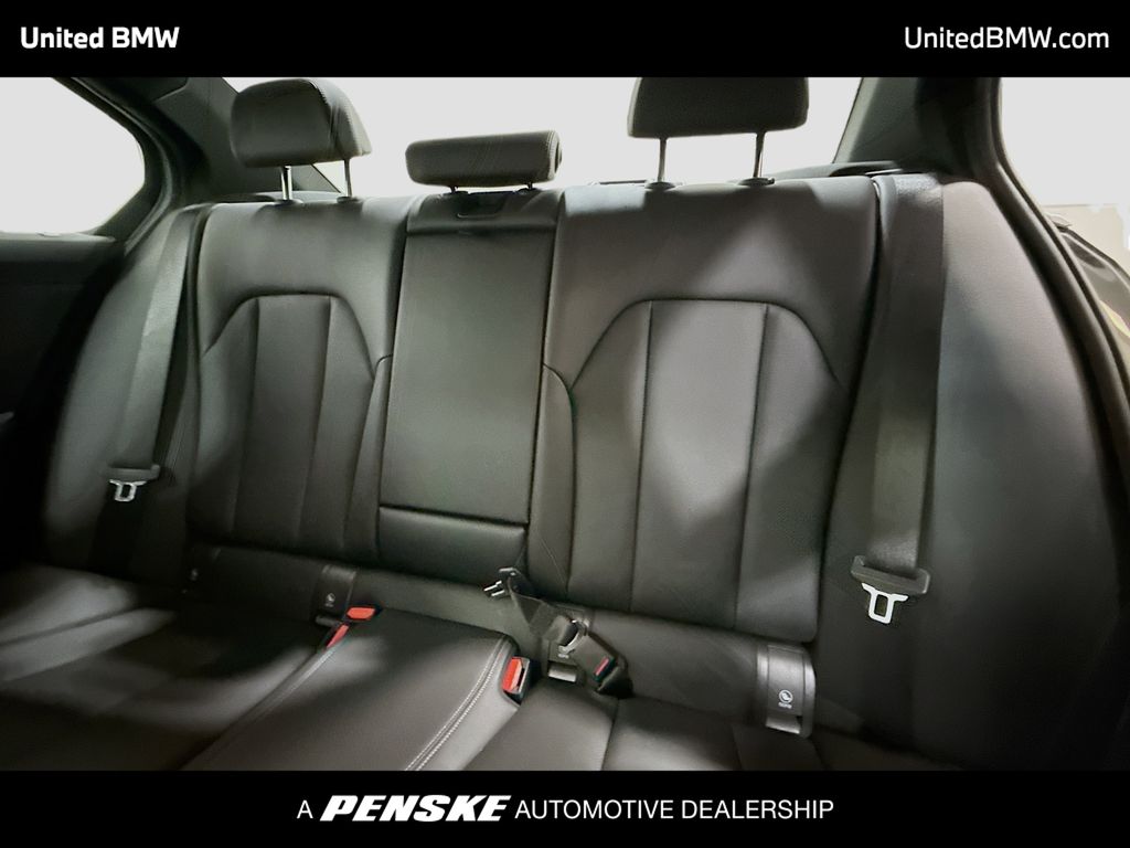 Thumbnail: 2025 BMW 3 Series - 13