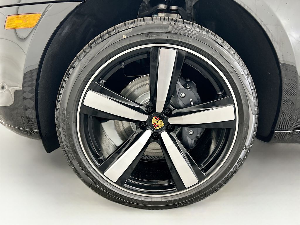 Thumbnail: 2026 Porsche Macan - 31