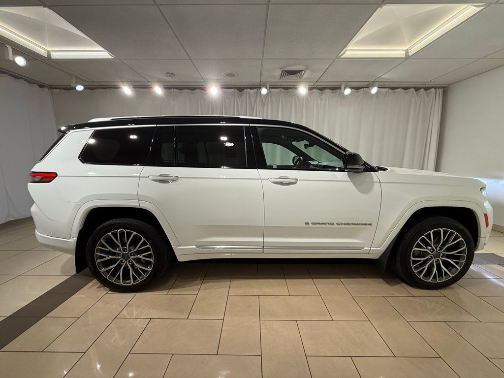 Thumbnail: 2023 Jeep Grand Cherokee L - 7
