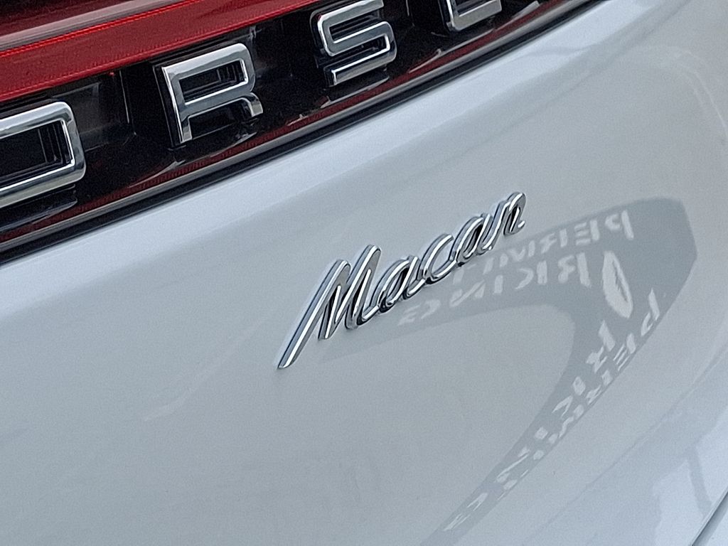 Thumbnail: 2026 Porsche Macan - 29