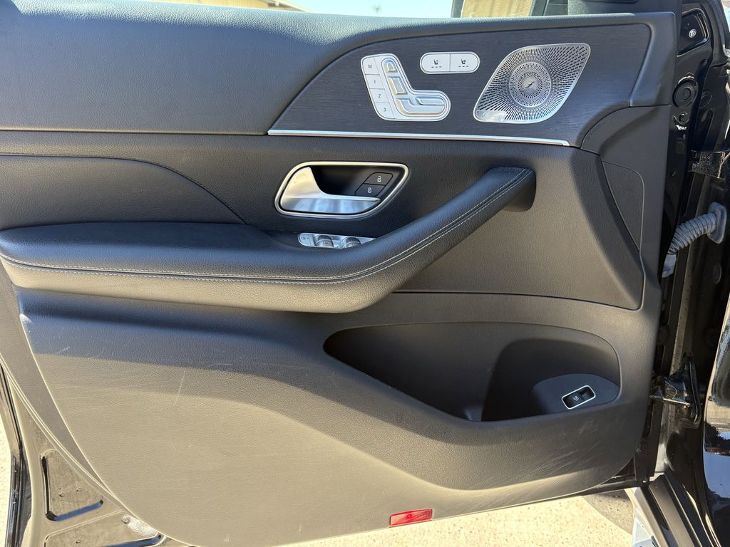 Used 2022 Obsidian Black Metallic Mercedes-Benz GLE 350 image 10