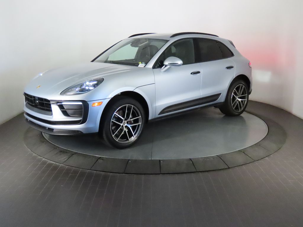 Thumbnail: 2024 Porsche Macan - 1