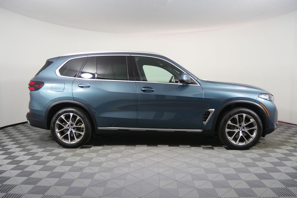 Thumbnail: 2026 BMW X5 - 2