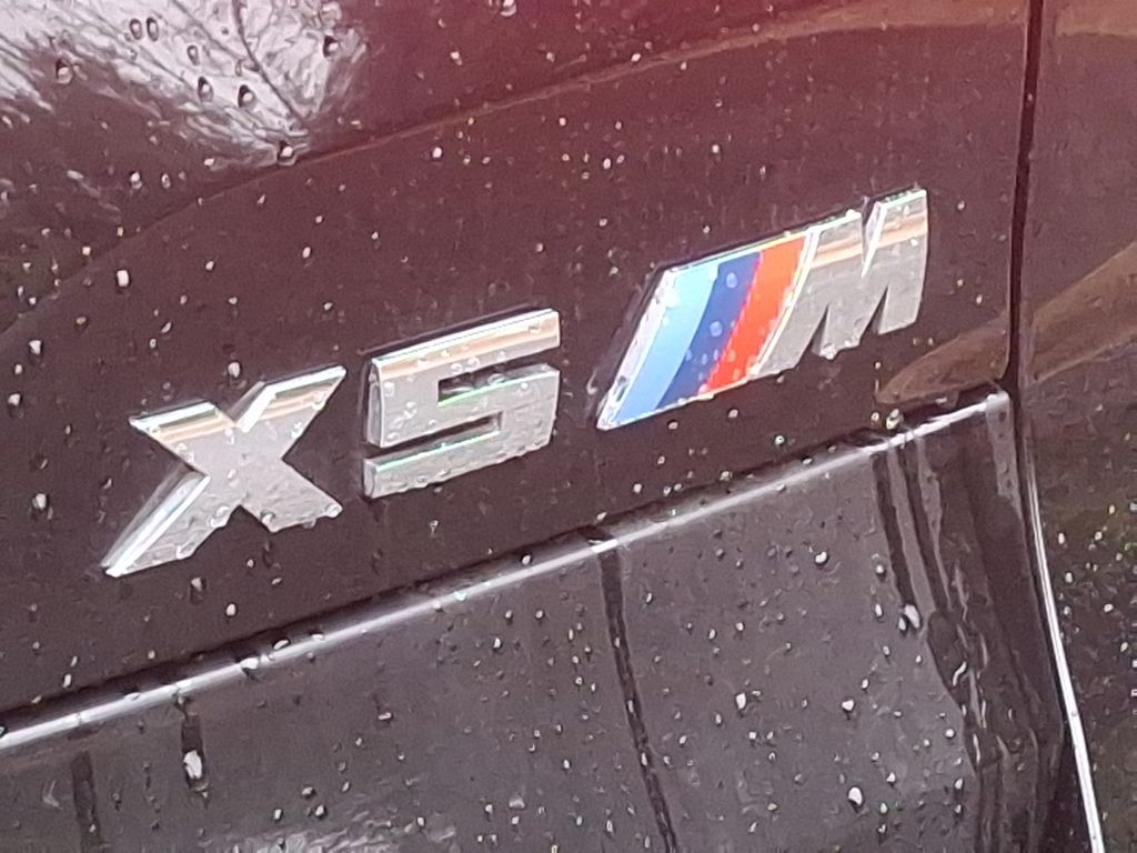 2021 BMW X5 M 32
