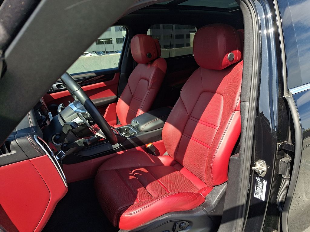 Thumbnail: 2023 Porsche Cayenne - 5