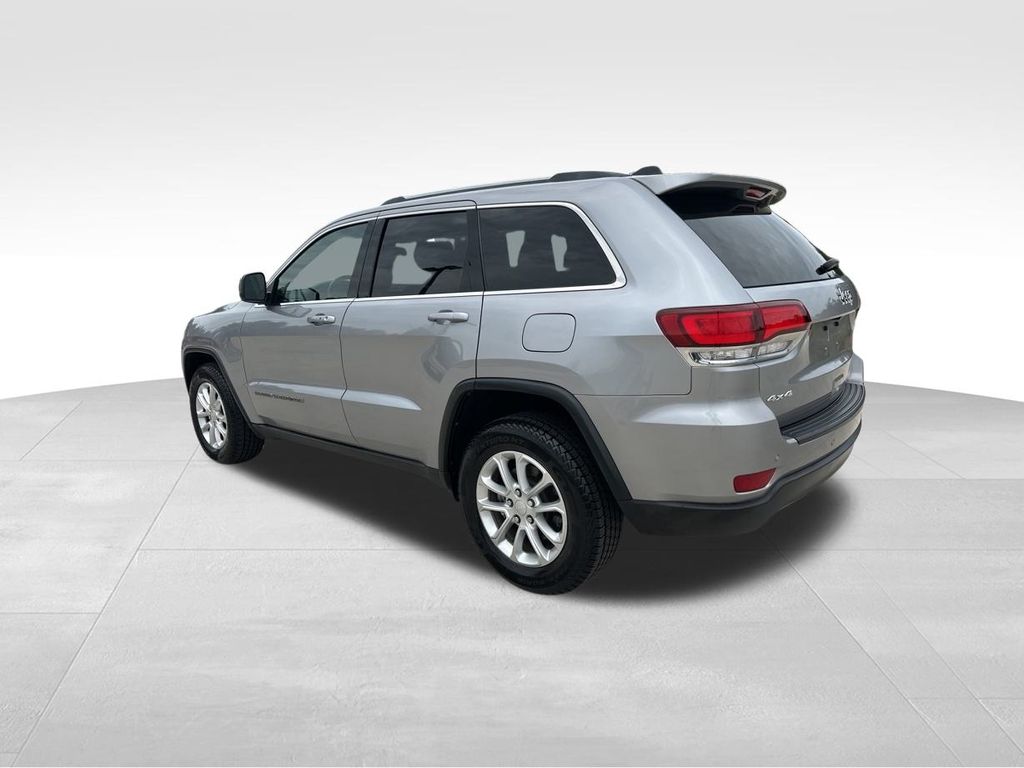 2021 Billet Silver Metallic Clearcoat Jeep Grand Cherokee Laredo X 4X4 SUV