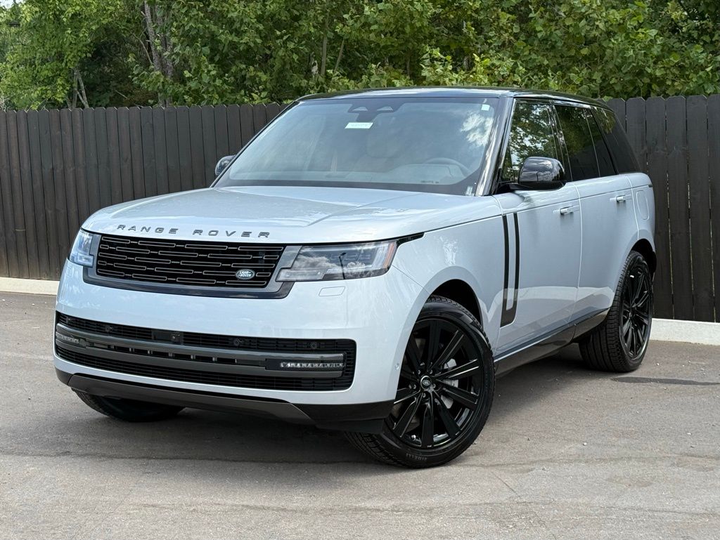 2025 Land Rover Range Rover P550e SE AWD