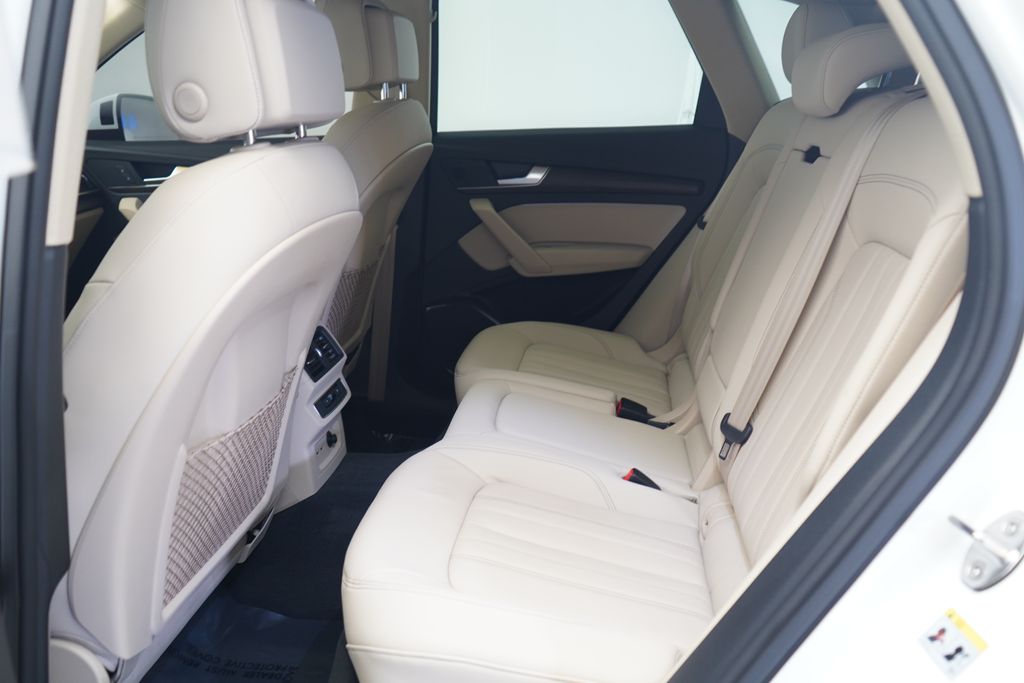 Thumbnail: 2023 Audi Q5 - 7