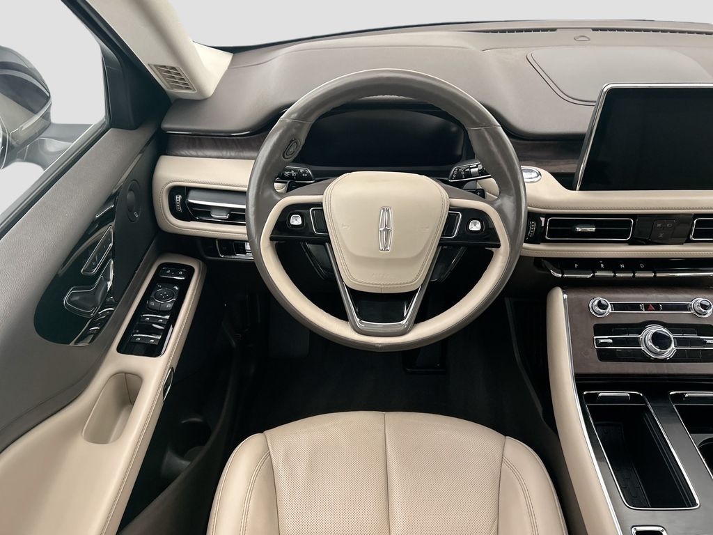Thumbnail: 2023 Lincoln Aviator - 9