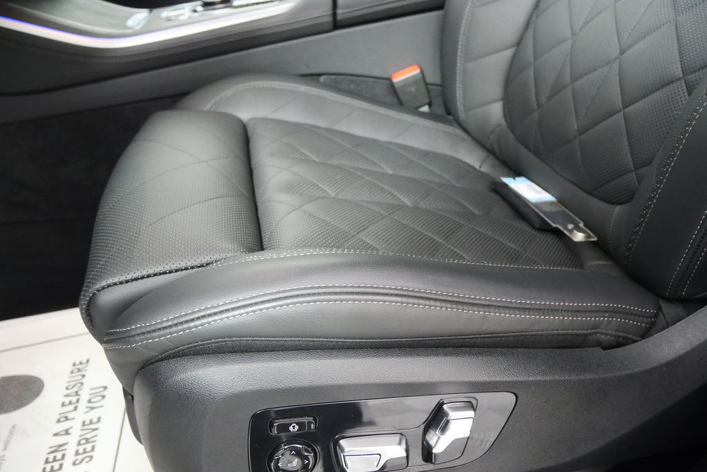 2025 BMW X5 xDrive40i 9
