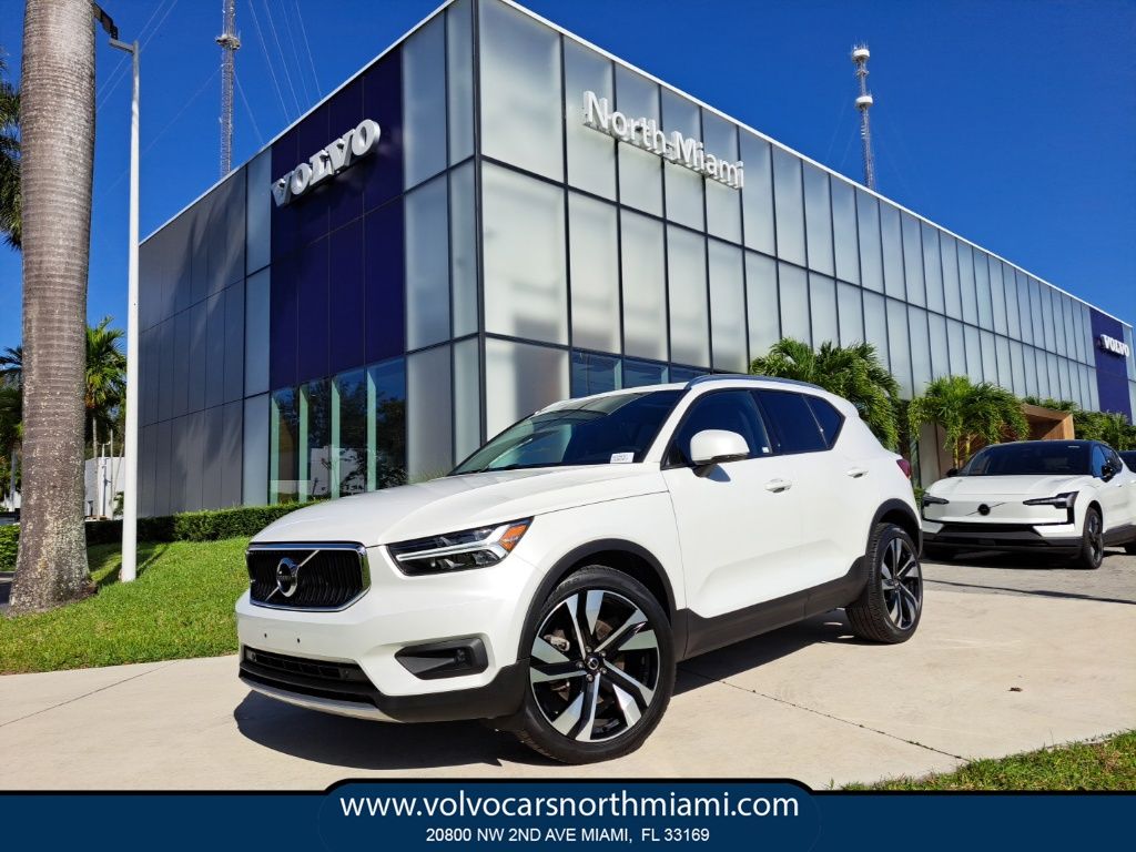 2021 Volvo XC40 Momentum