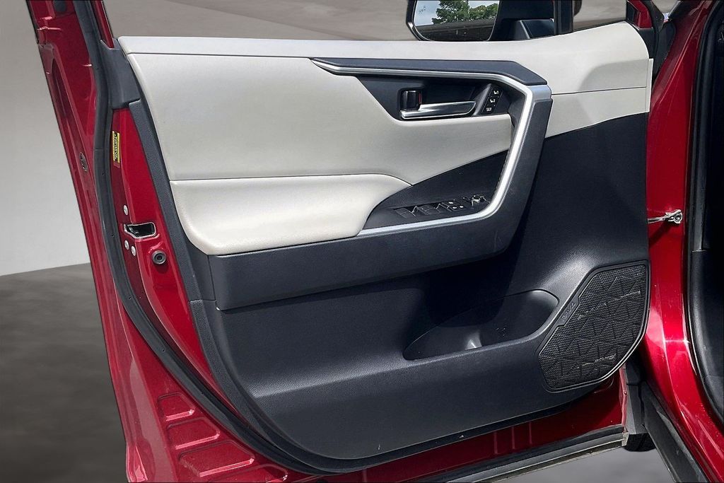 Used 2020 Toyota RAV4 SUV