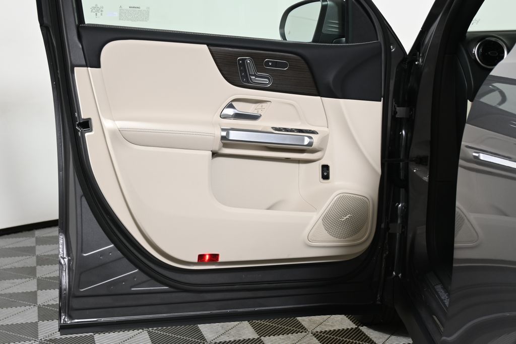 Thumbnail: 2026 Mercedes-Benz GLB - 24