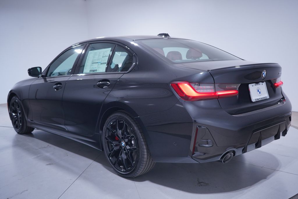 Thumbnail: 2026 BMW 3 Series - 3