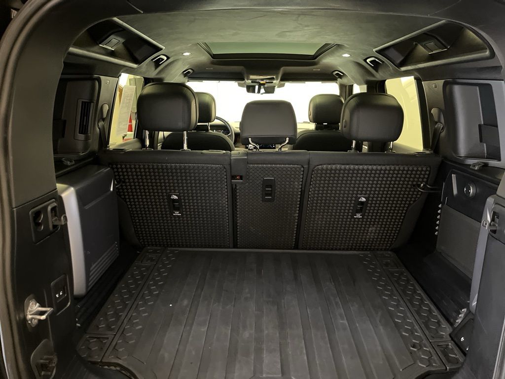 Thumbnail: 2025 Land Rover Defender - 26