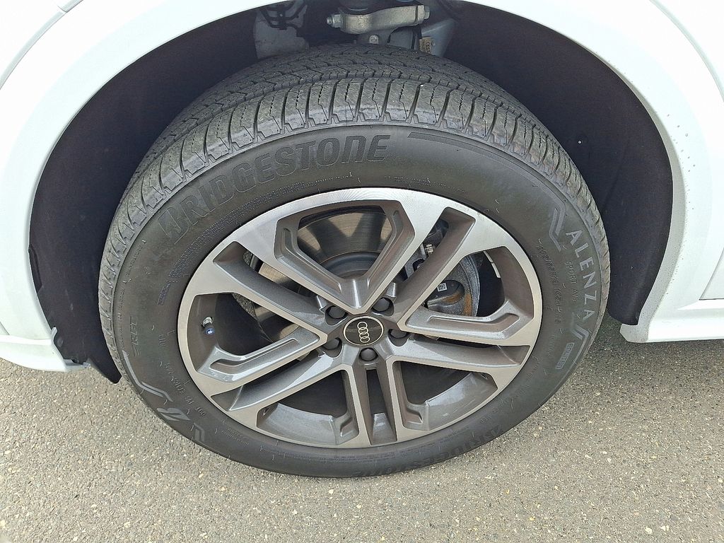 Thumbnail: 2025 Audi Q5 - 3