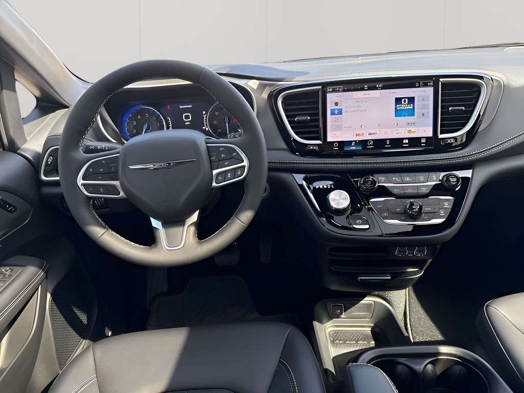 2025 Chrysler Pacifica Select - Photo 42