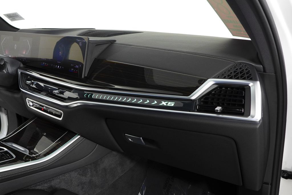 Thumbnail: 2026 BMW X5 - 14