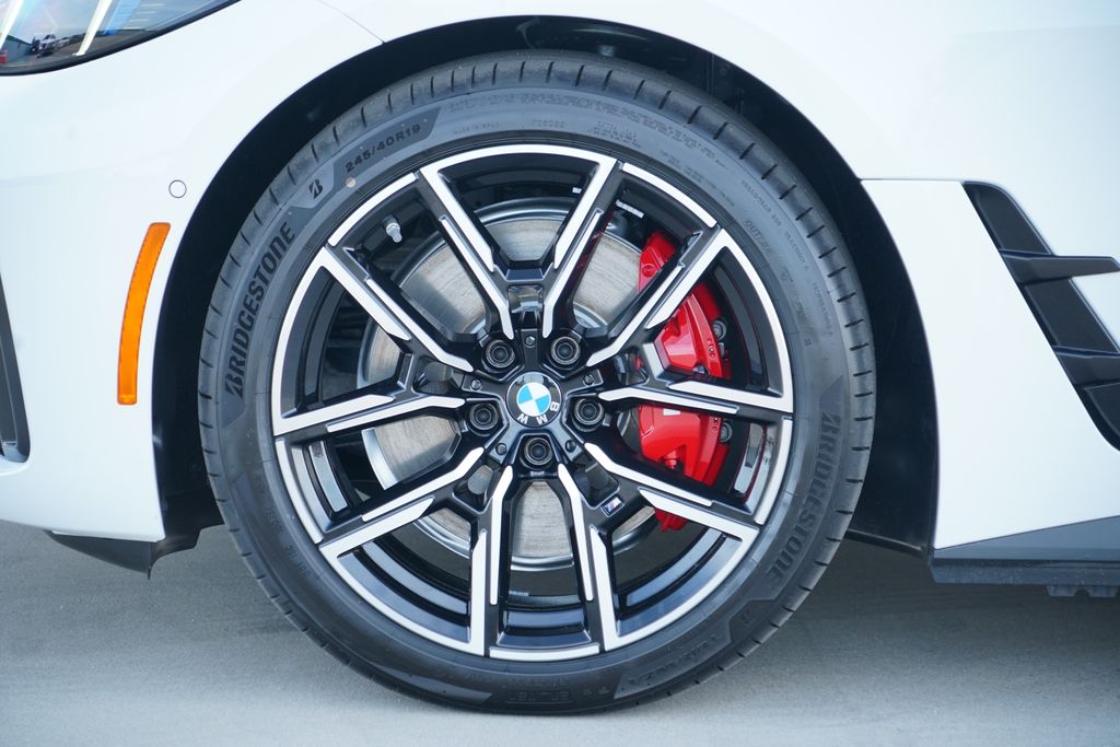 Thumbnail: 2026 BMW i4 - 5