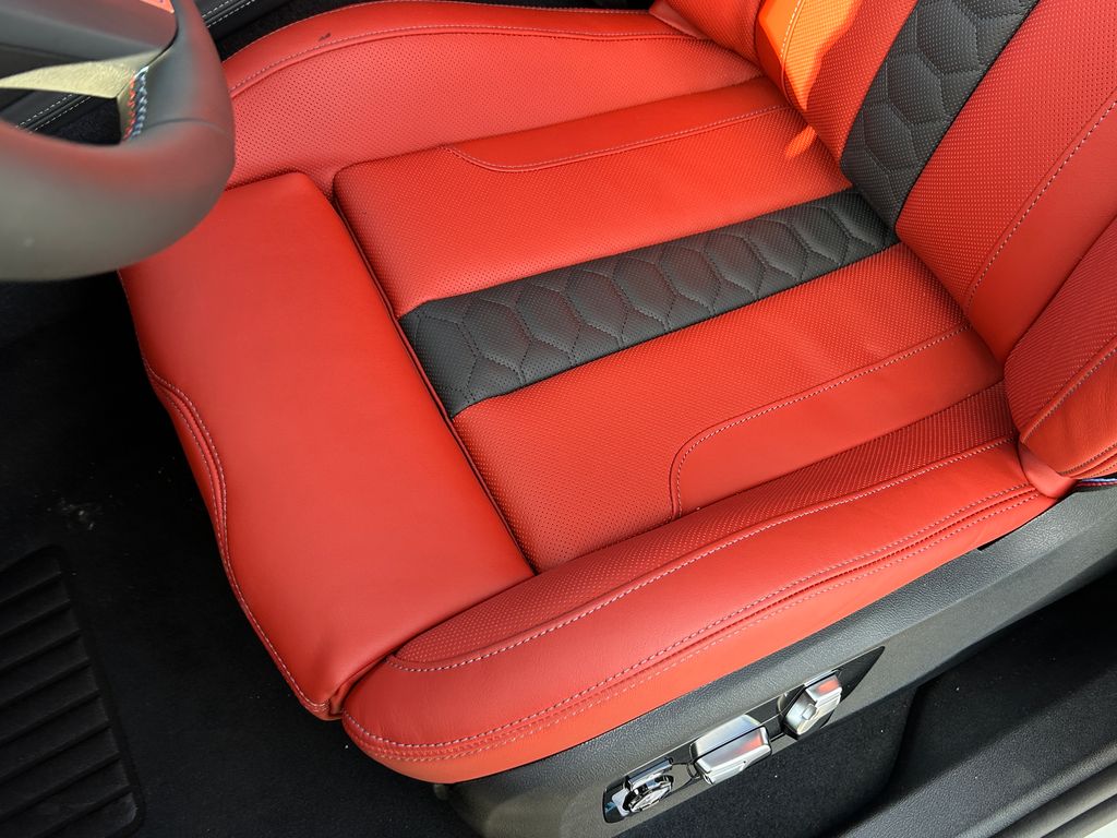 2025 BMW X6 M 15